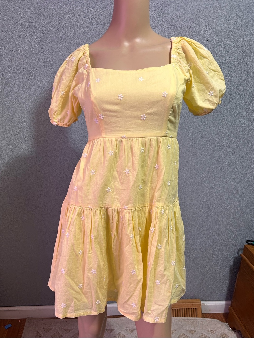 Jessica Simpson tie back dress size small